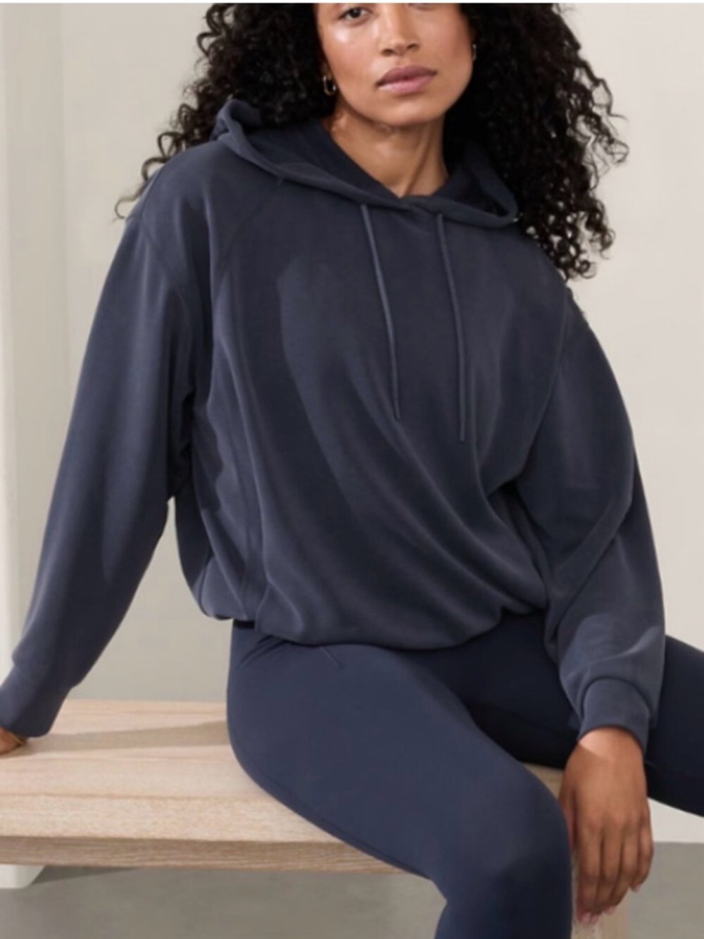 Athleta Seasoft Bubble Hem Hoodie in Black size Small